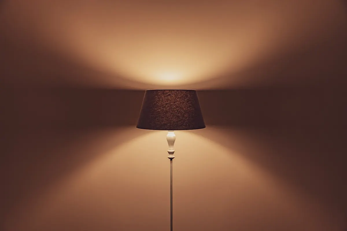 How to Host a Successful Themed Chat Night on Lilac Chat
